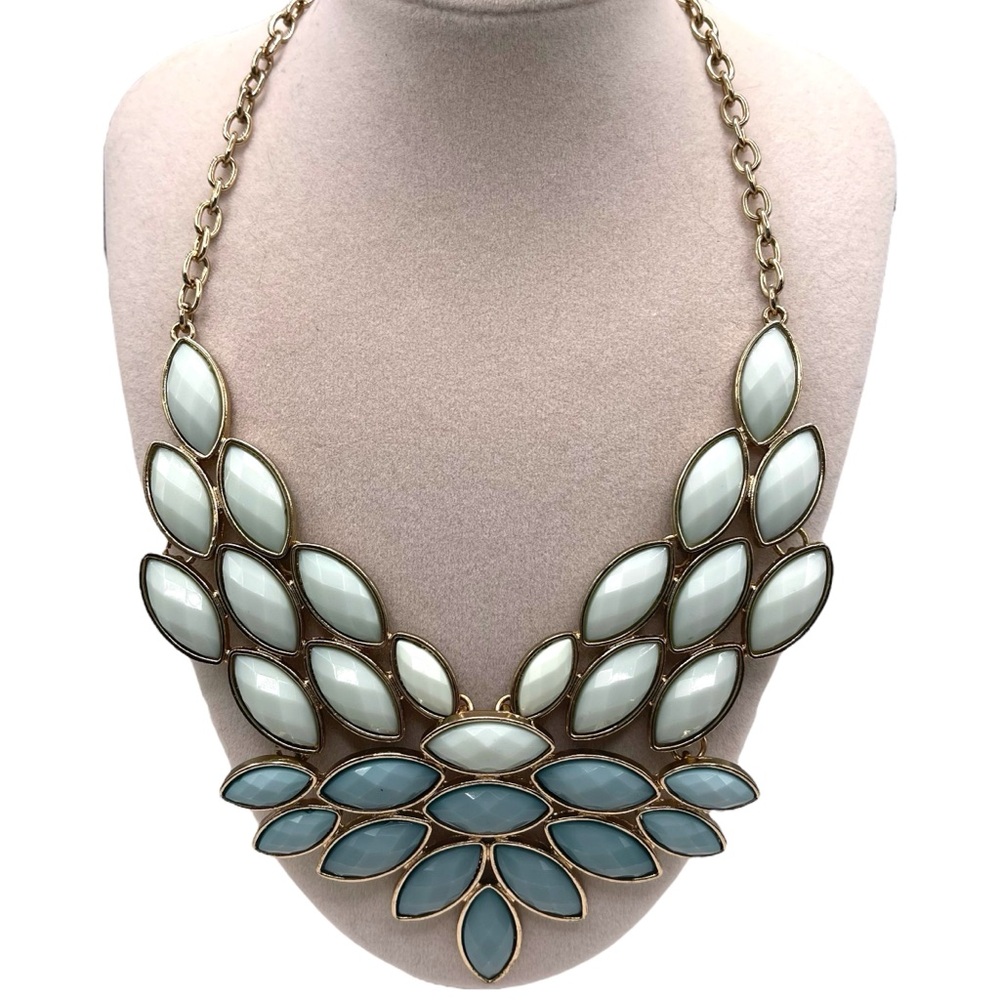 ❤️ Icing Sky Blue Geo Mod Bib Statement Necklace - Picture 5 of 5